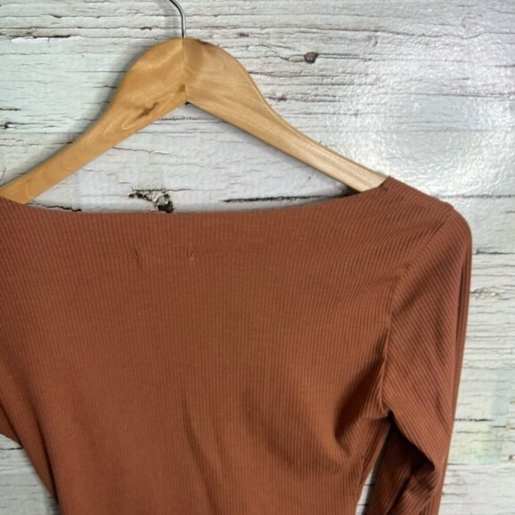 Meshki Brown Long Sleeve Bodysuit size small - Picture 6 of 8
